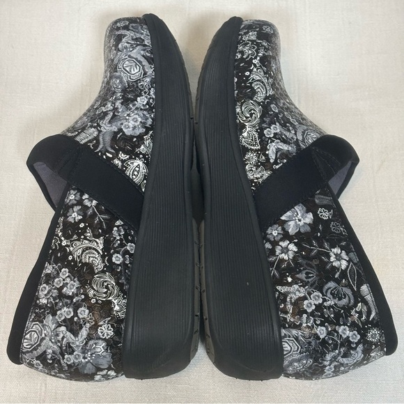 SoftWalk Meredith Sport Clogs-Black/White Floral Pattern-Women Size 8 - Picture 7 of 10